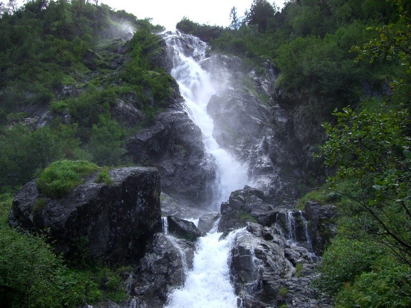 Wasserfall unterhalb der Hütte
