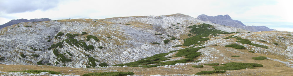 Der Angerkogel, links im Hintergrund der Hochmölbing, rechts das Warscheneck