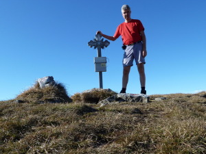 Das kleine Gipfelkreuz am Wildfeld (2043m)