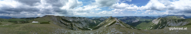360° Panorama vom Schusterstuhl - Regen im Süden, blauer Himmel im Norden
