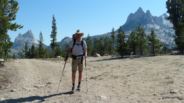 This is the first time the John Muir Trail reaches an elevation of 3000m