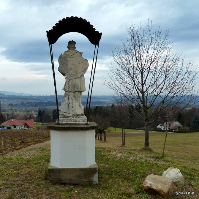 Der Hl. Nepomuk weist uns den Weg nach Schwanberg