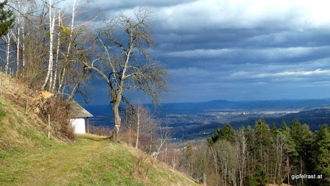 Mit der Sonne im Rücken steigen wir nach Deutschlandsberg ab