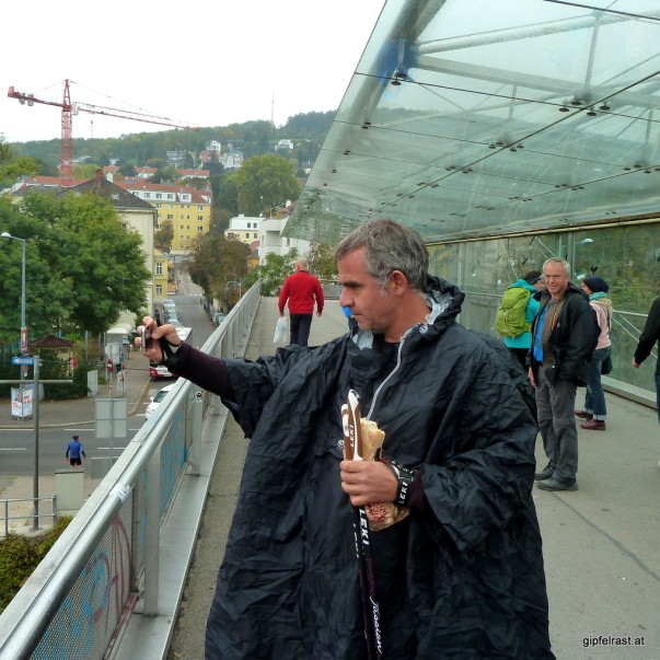 Auf der Brücke über den Wienfluss