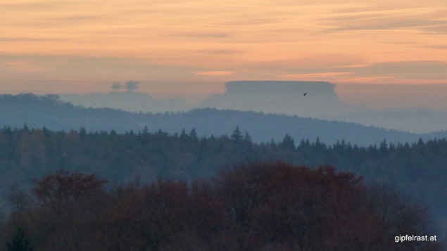 Luftspiegelungen lassen in Slowenien seltsame Berge wachsen